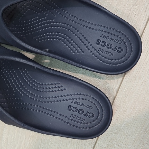 Crocs Women Outdoor Thong Flats rubber sandals shoes sz 8 - Picture 5 of 10